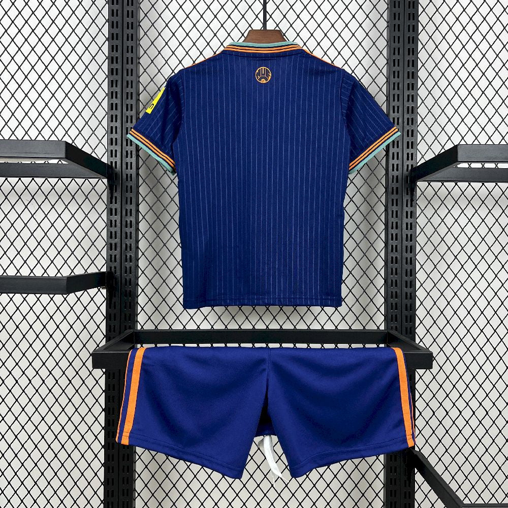 Newcastle Alternativa Kit Criança 25-26