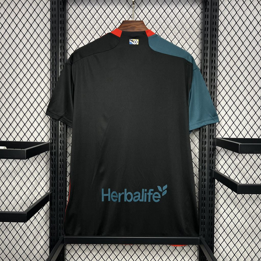 La Galaxy Alternativa 24-25