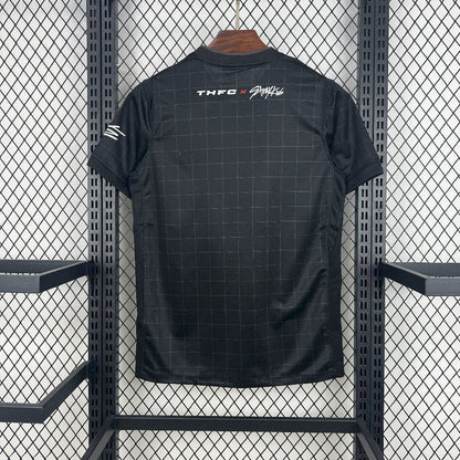 Tottenham X Stray Kids - Edição Especial 25-26