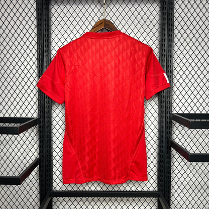 Liverpool Retro 2010