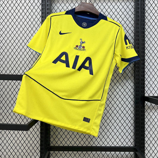 Tottenham Alternativa 25-26
