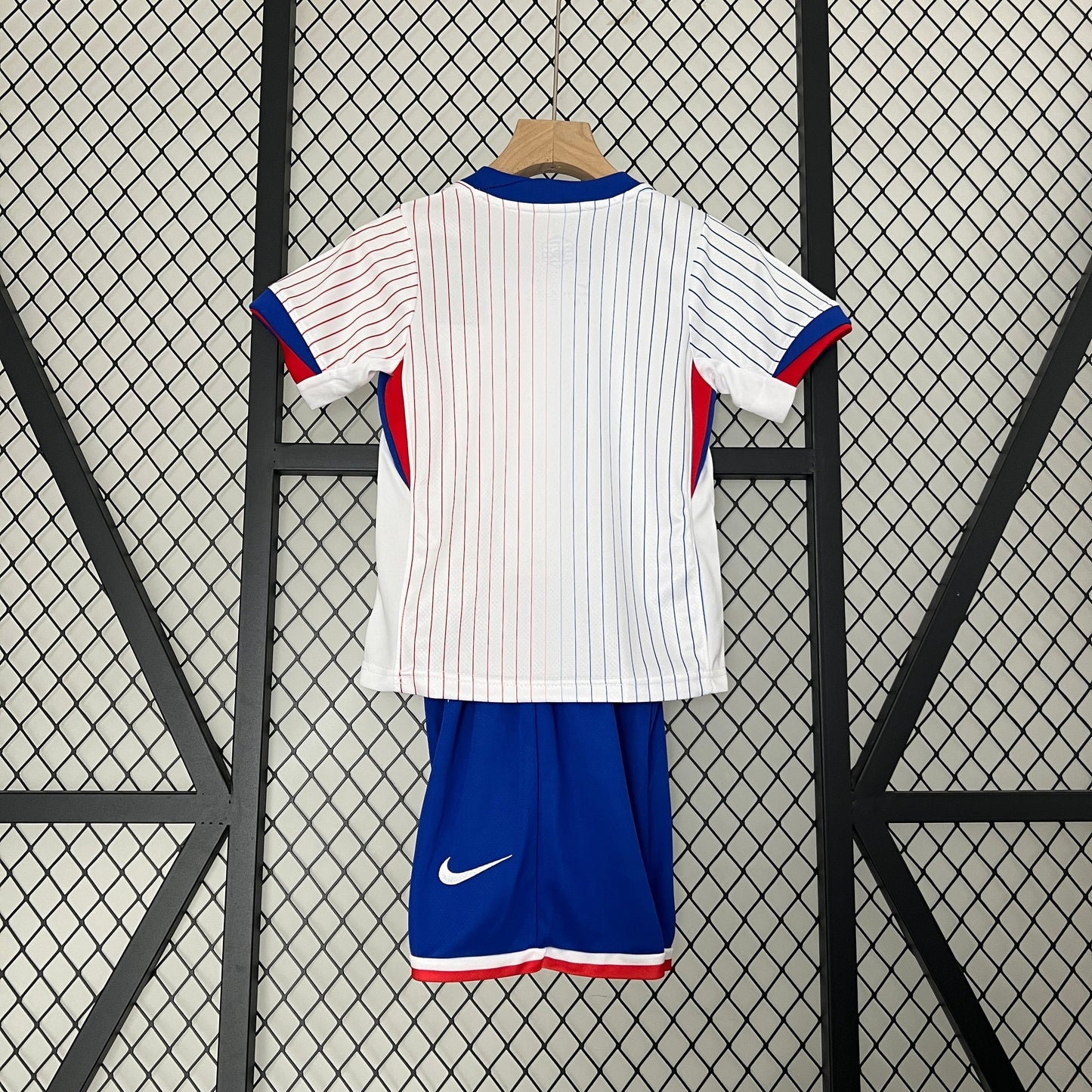 França Secundária Kit Criança 24-25