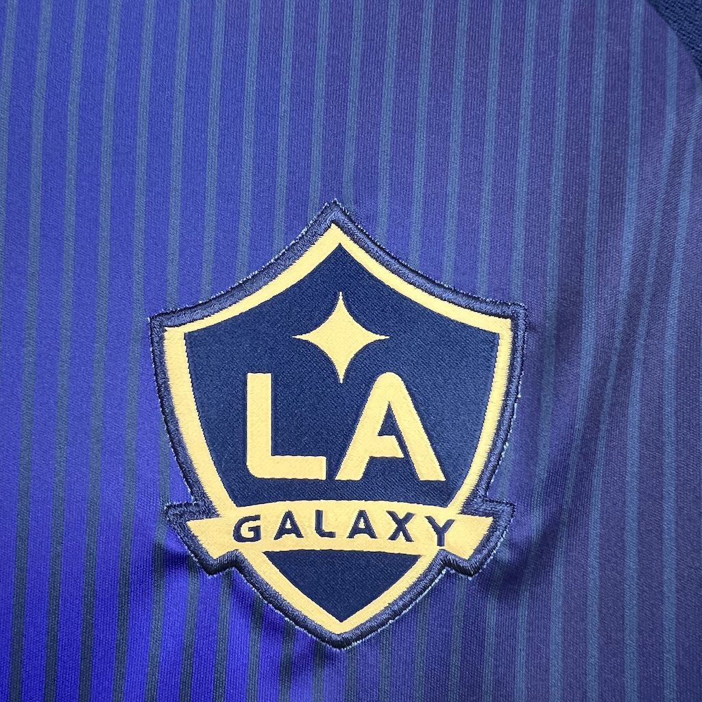 La Galaxy Alternativa 25-26