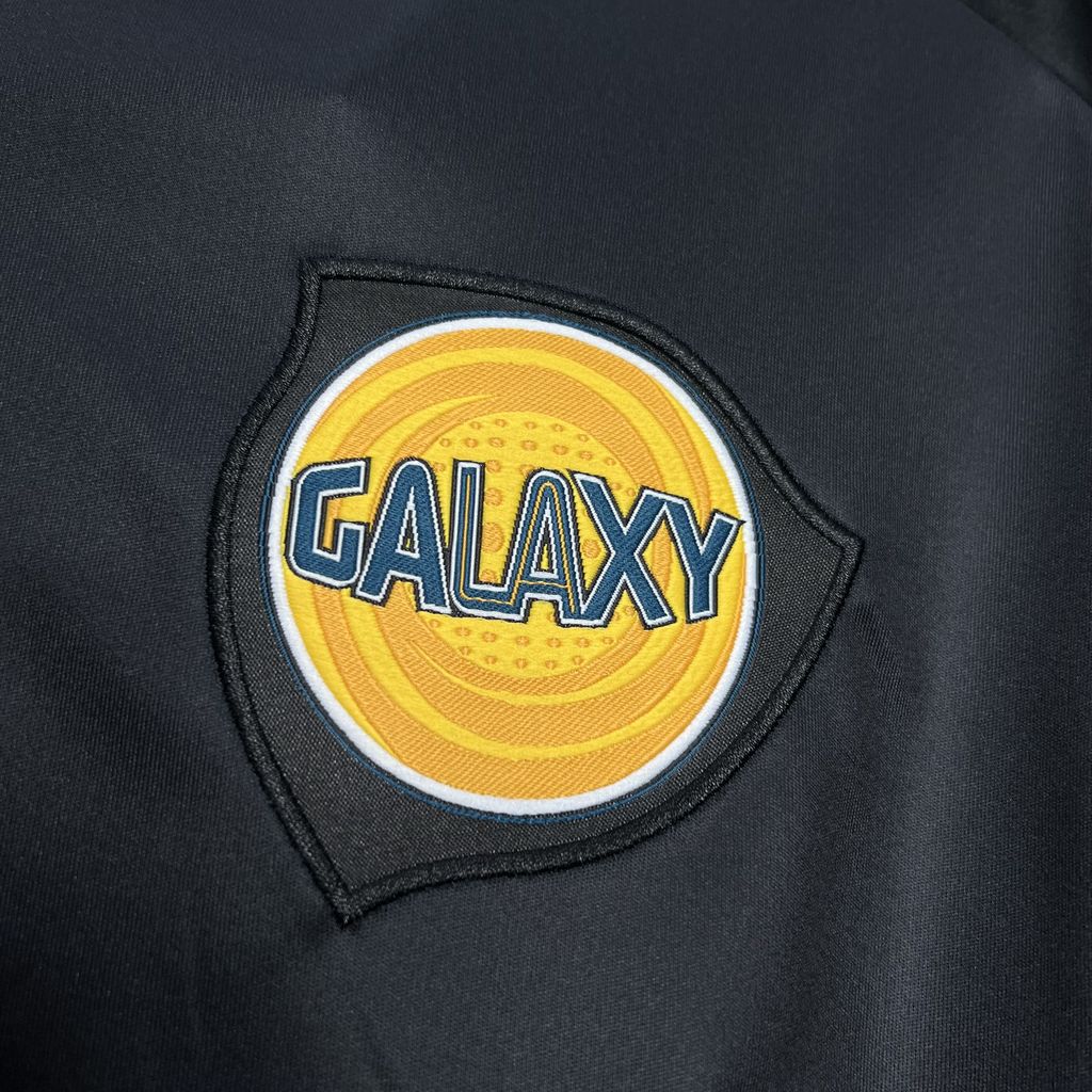 La Galaxy Alternativa 24-25